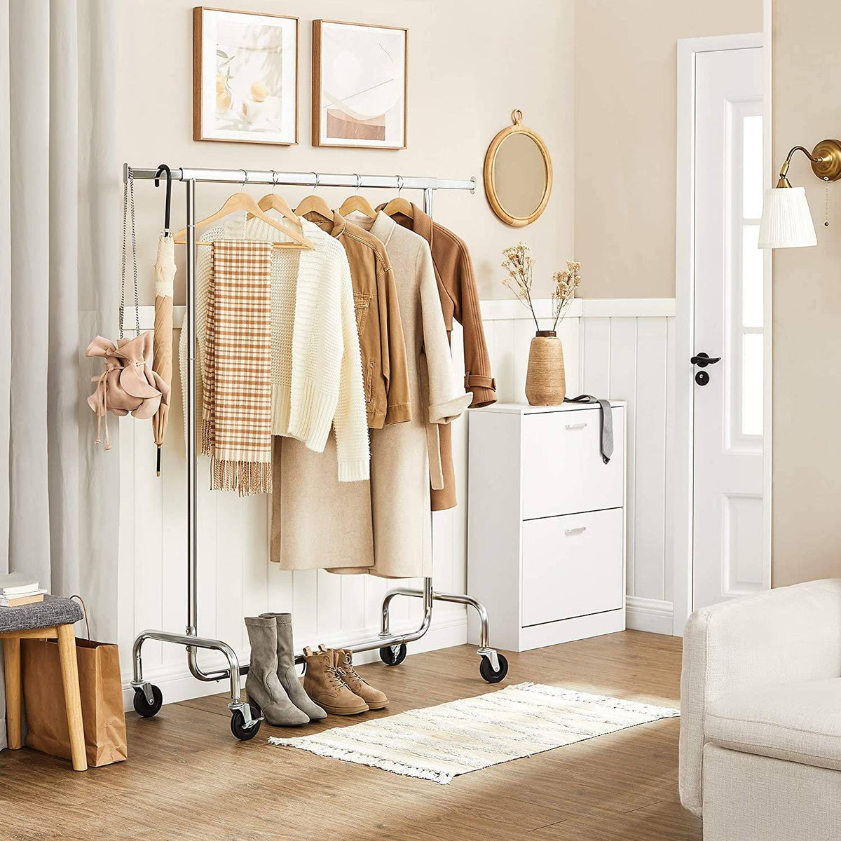 SONGMICS Gurulós ruhaállvány, ezüst 110-150x45x160cm – 9. kép