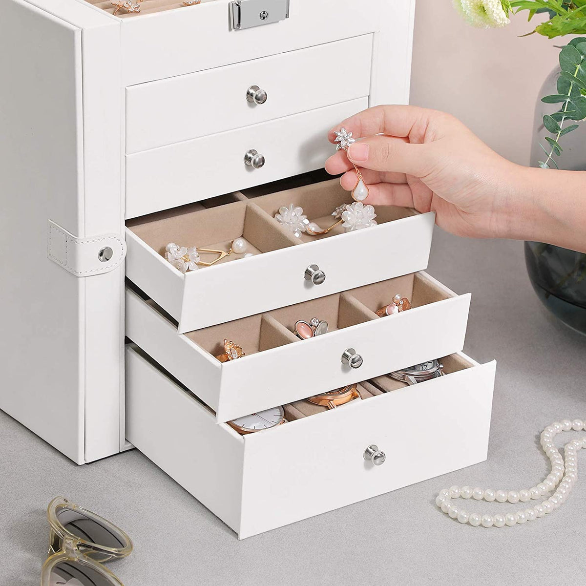 SONGMICS Ékszertartó doboz 5 fiókkal és tükörrel, fehér 26x15x32cm – 9. kép